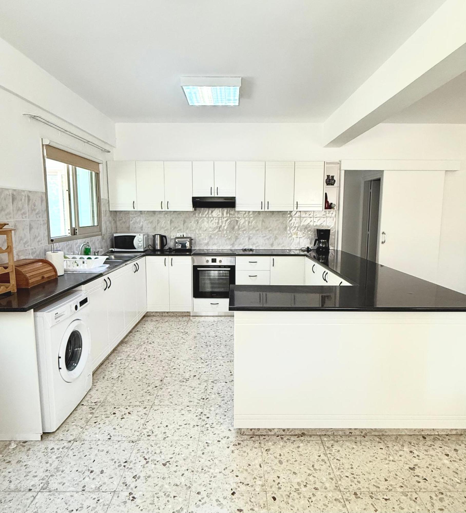 Himonas Apartments Pissouri Eksteriør billede