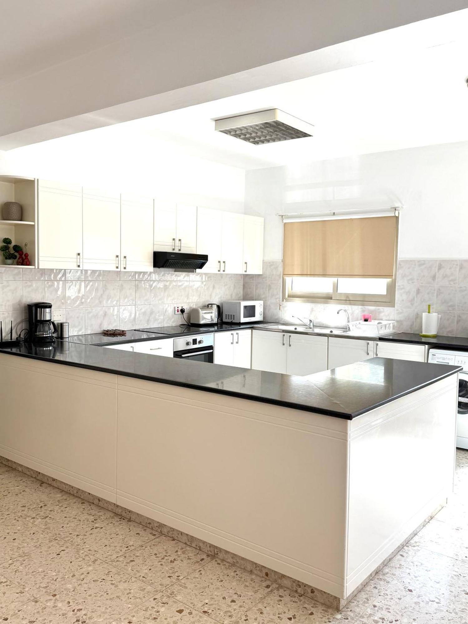 Himonas Apartments Pissouri Eksteriør billede