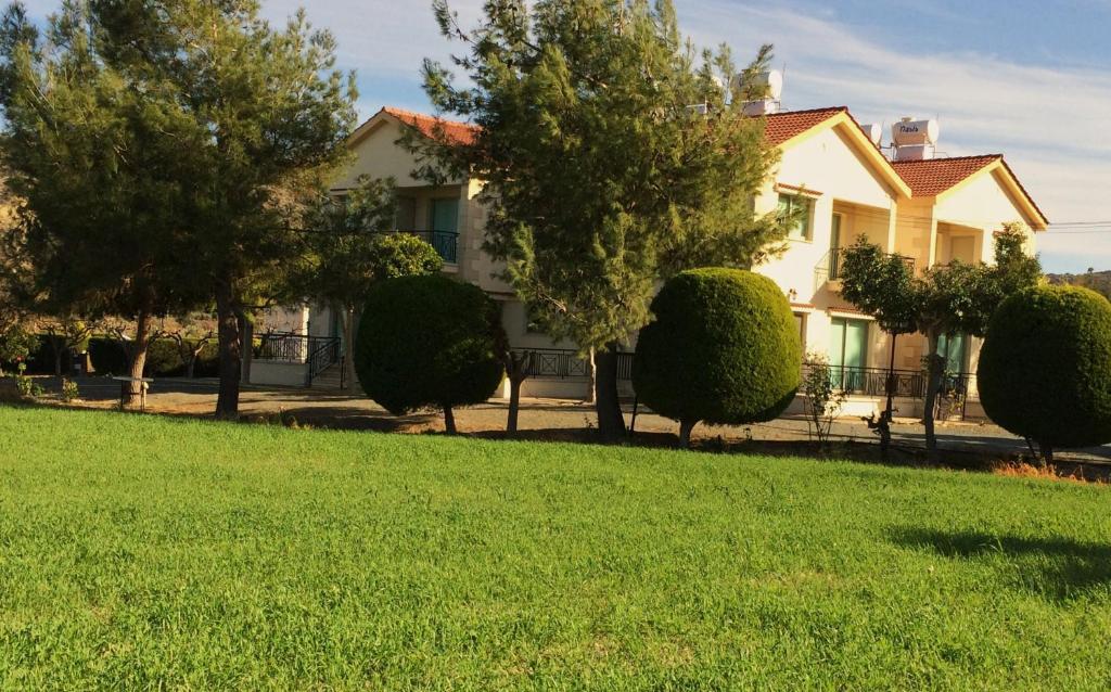 Himonas Apartments Pissouri Eksteriør billede