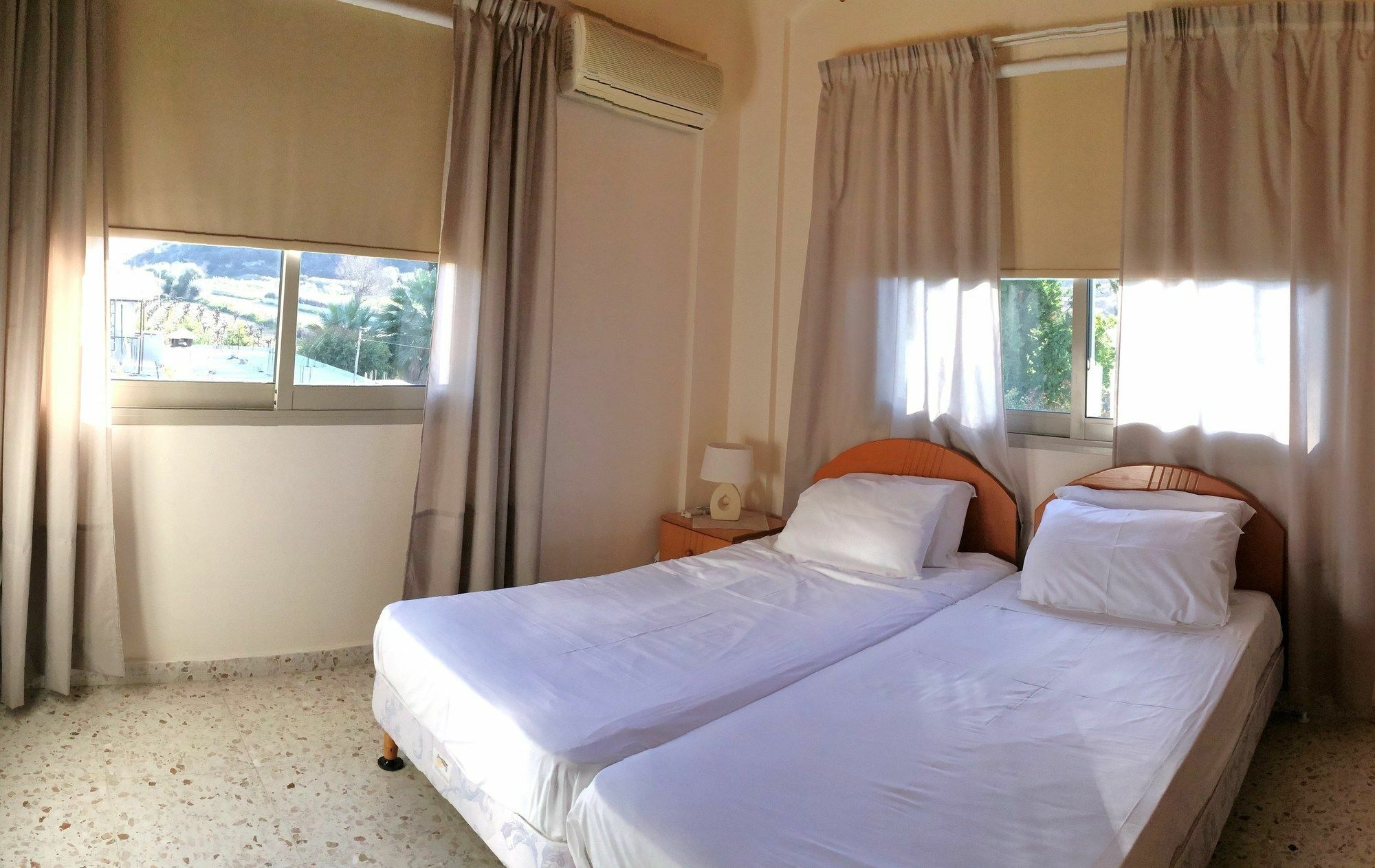 Himonas Apartments Pissouri Eksteriør billede