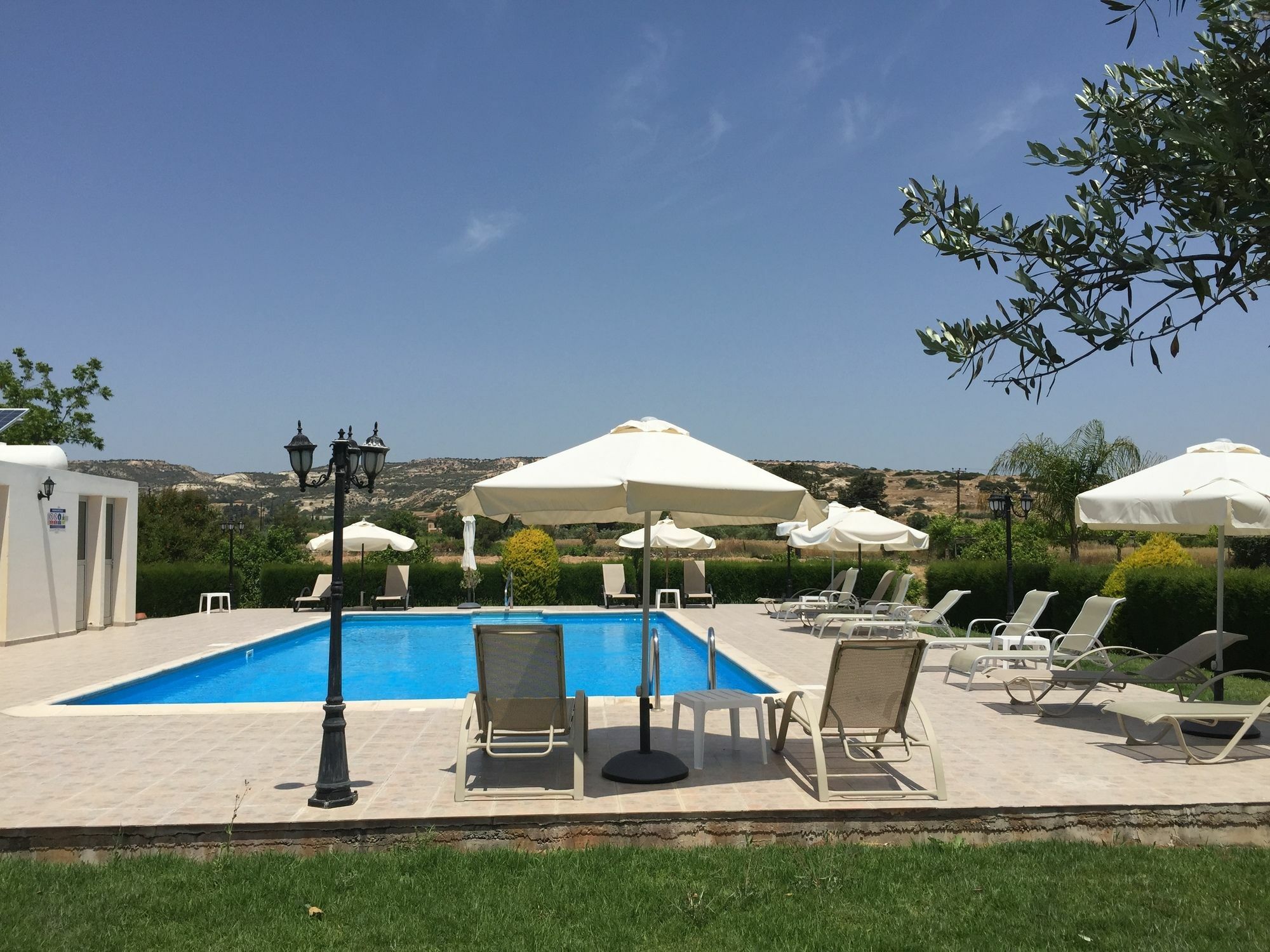Himonas Apartments Pissouri Eksteriør billede