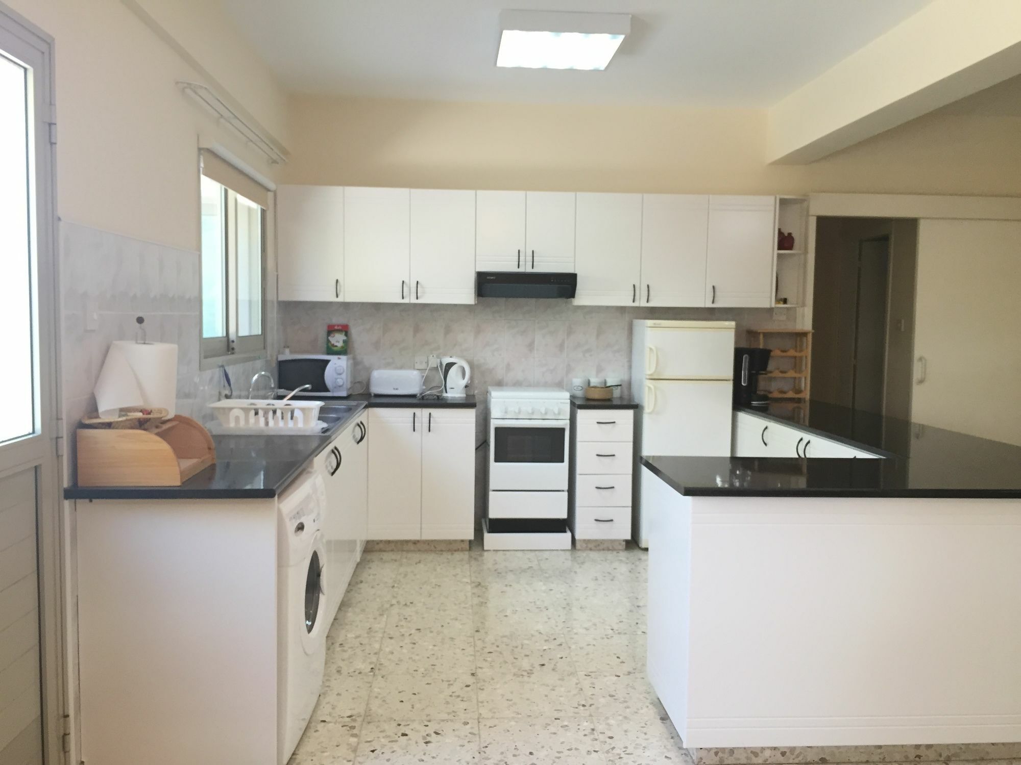 Himonas Apartments Pissouri Eksteriør billede