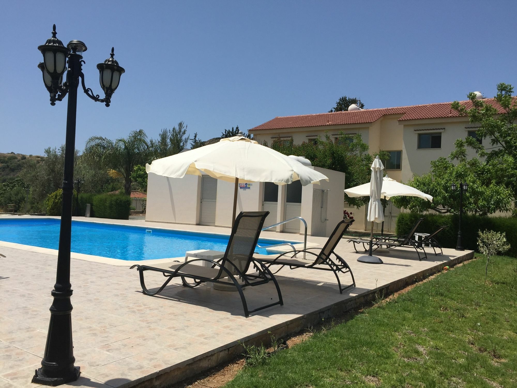 Himonas Apartments Pissouri Eksteriør billede