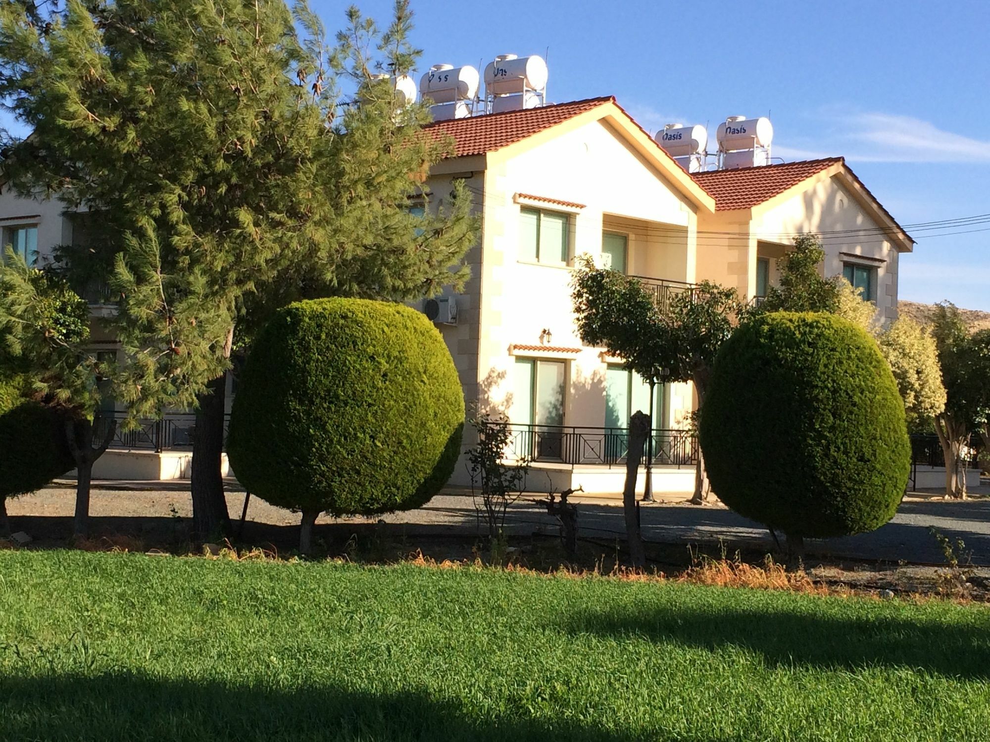 Himonas Apartments Pissouri Eksteriør billede