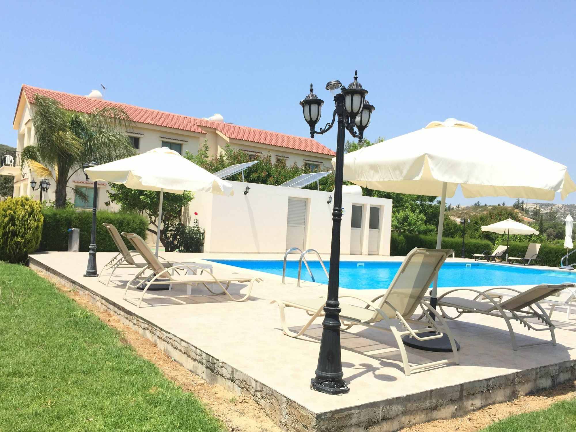 Himonas Apartments Pissouri Eksteriør billede
