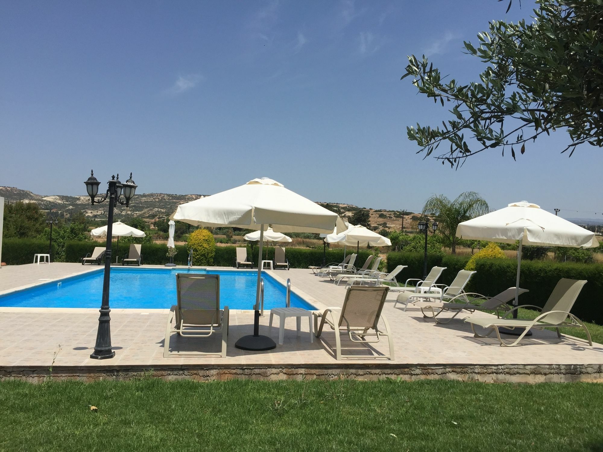 Himonas Apartments Pissouri Eksteriør billede